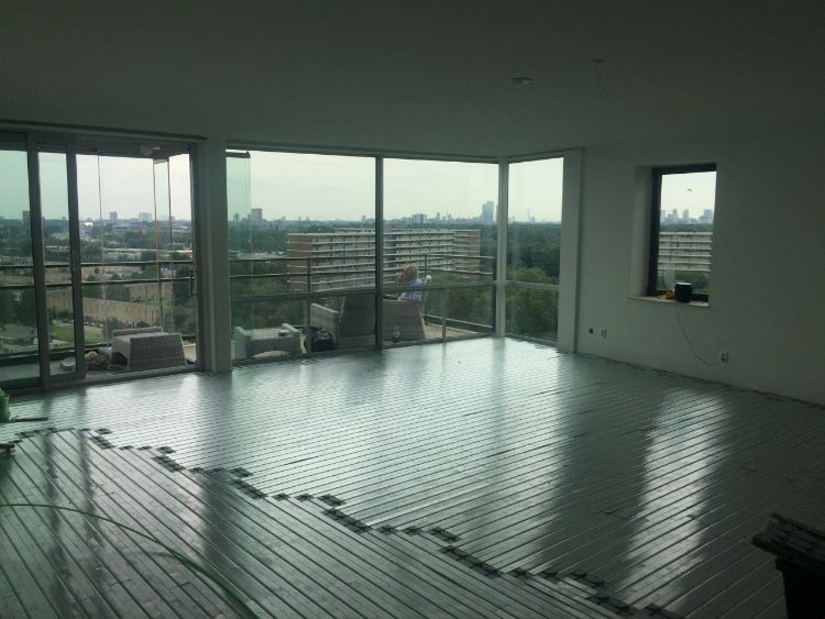 Woonkamer voorzien van vloerverwarming