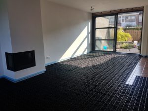 WARP Systems hoekwoning SpeeTile matten aanbrengen