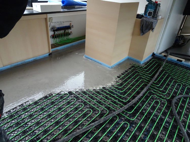 Vloerverwarming met vulmassa