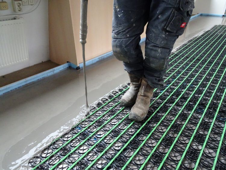 Man die vulmassa aan storten is