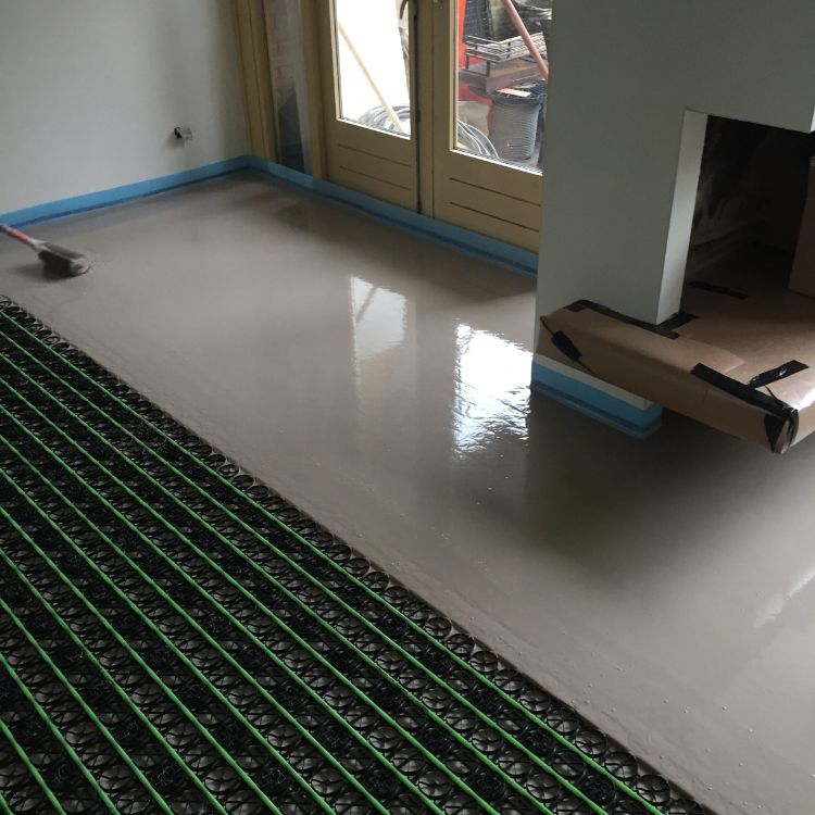 Vloerverwarming met vulmassa