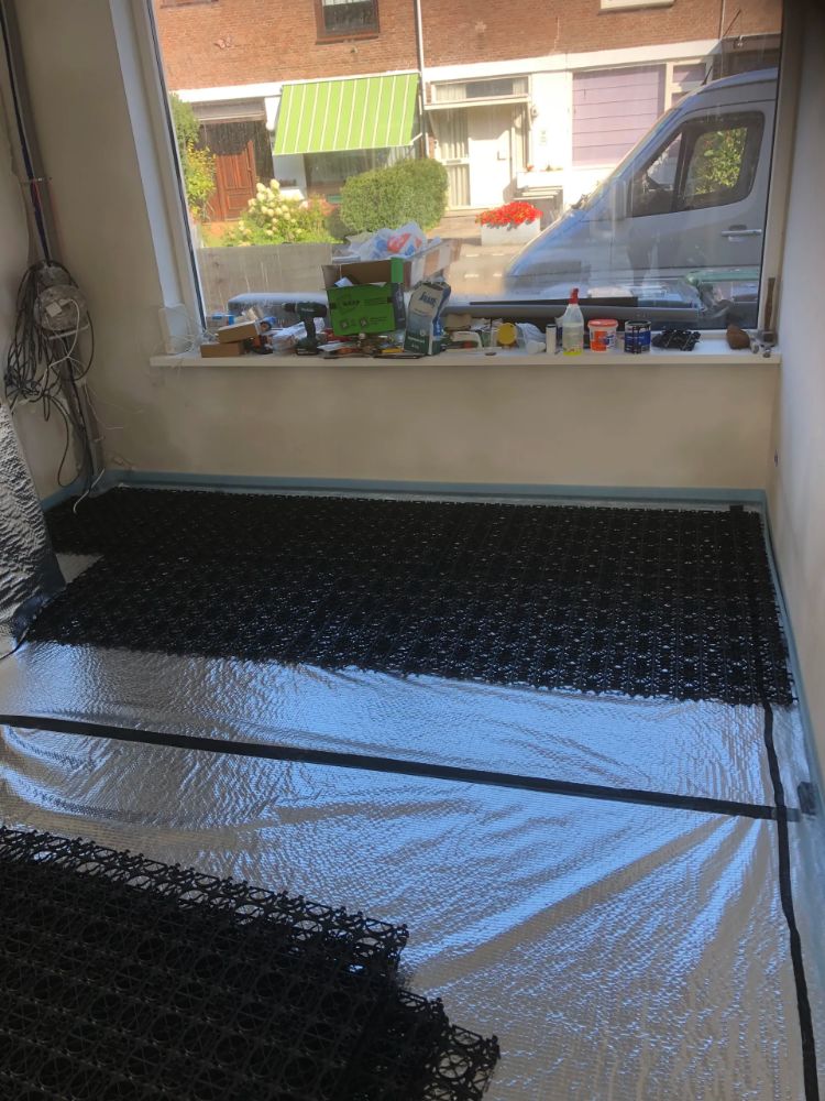 WARP Systems rijtjeswoning SpeeTile Systeem op reflectiefolie