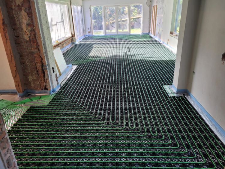 Vloerverwarming gelegd in woonkamer
