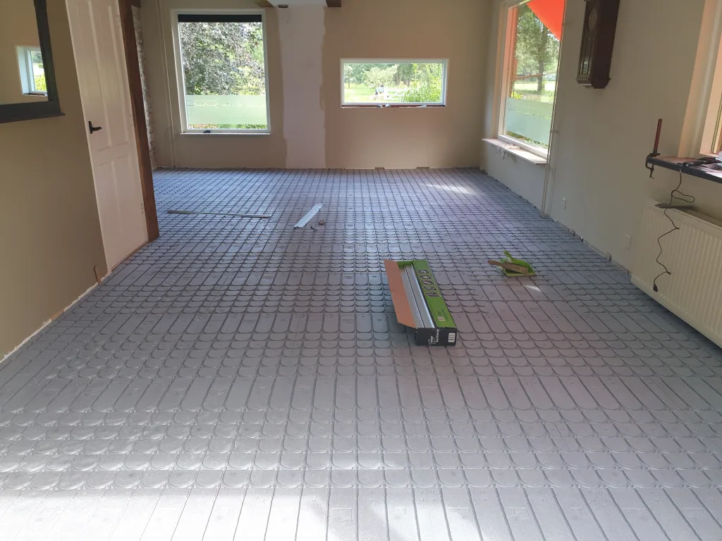 WARP Systems eengezinswoning SpeeTherm EPS platen leggen