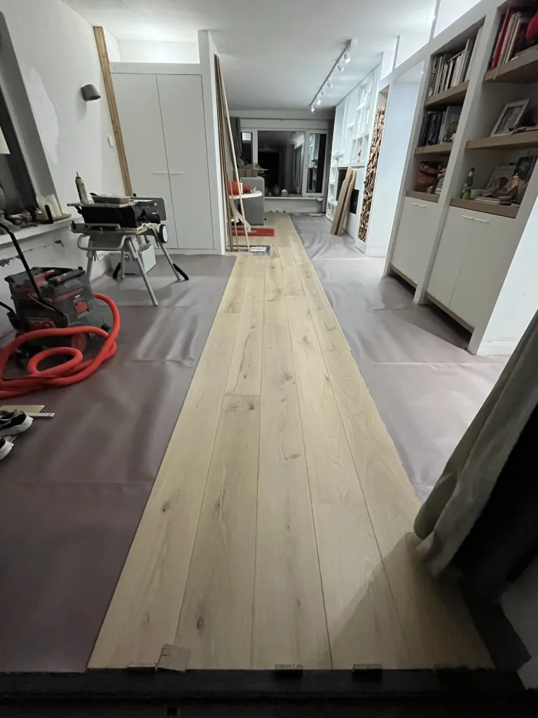 WARP Systems woonkamer vrijstaande woning tijdens installatie SpeeTherm